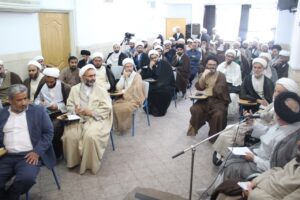 نشست صمیمی اساتید مرکز تخصصی نماز با استاد قرائتی در قم