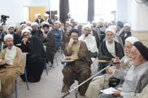 نشست صمیمی اساتید مرکز تخصصی نماز با استاد قرائتی در قم