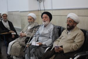 نشست صمیمی اساتید مرکز تخصصی نماز با استاد قرائتی در قم