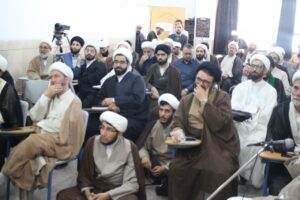 نشست صمیمی اساتید مرکز تخصصی نماز با استاد قرائتی در قم