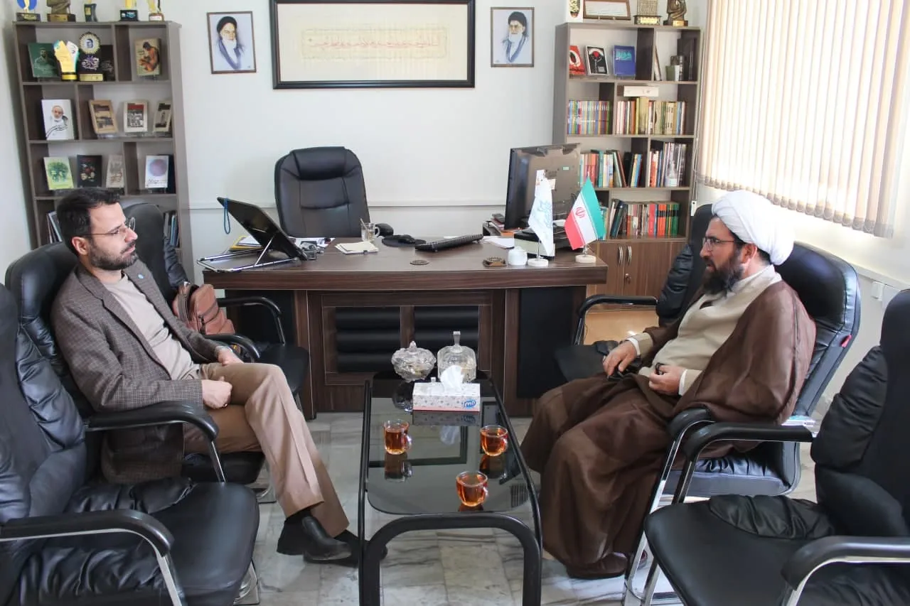 مدیر ستاد اقامه نماز استان مرکزی با رئیس حوزه هنری دیدار و گفتگو کرد