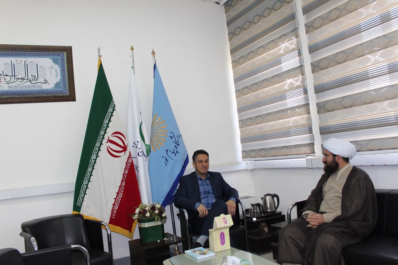 مدیر ستاد اقامه نماز استان مرکزی با رئیس دانشگاه پیام نور دیدار کرد