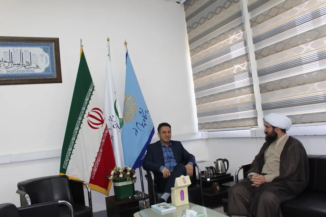 مدیر ستاد اقامه نماز استان مرکزی با رئیس دانشگاه پیام نور دیدار کرد