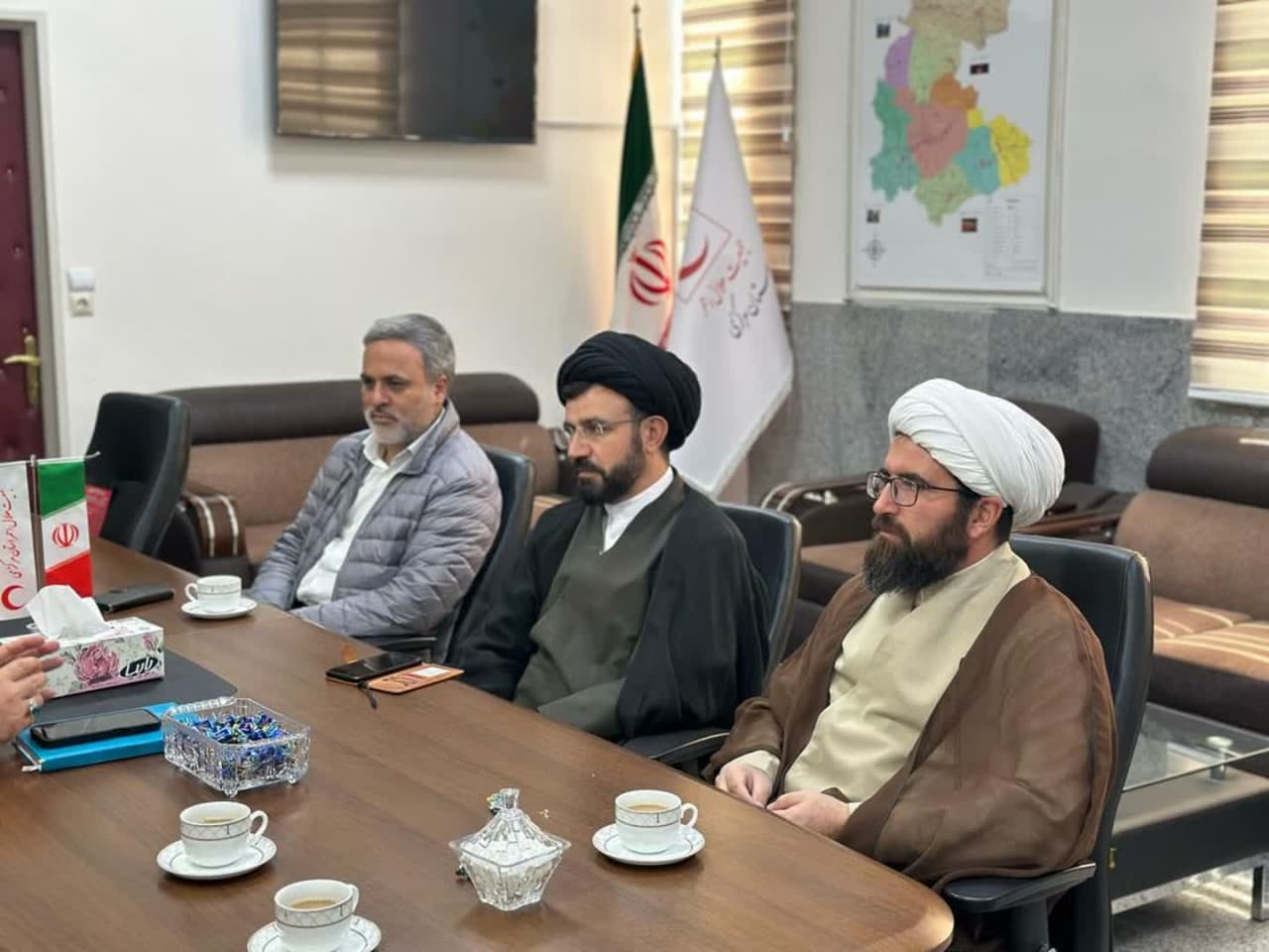 مدیر ستاد اقامه نماز استان مرکزی با مدیر عامل جمعیت هلال احمر دیدار کرد