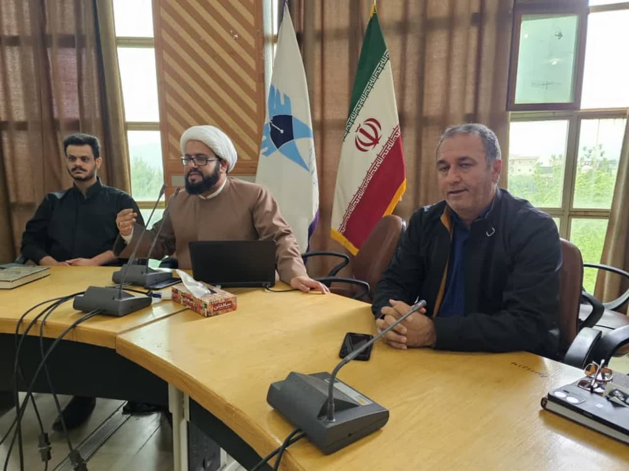 نشست دانشجویی دانشگاه آزاد لرستان با موضوع نقش نماز در کاهش آسیب های اجتماعی برگزار شد