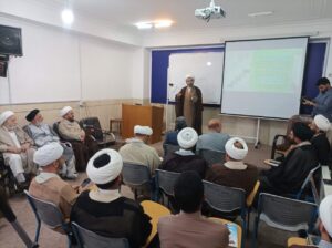 نشست صمیمی اساتید مرکز تخصصی نماز با استاد قرائتی در قم
