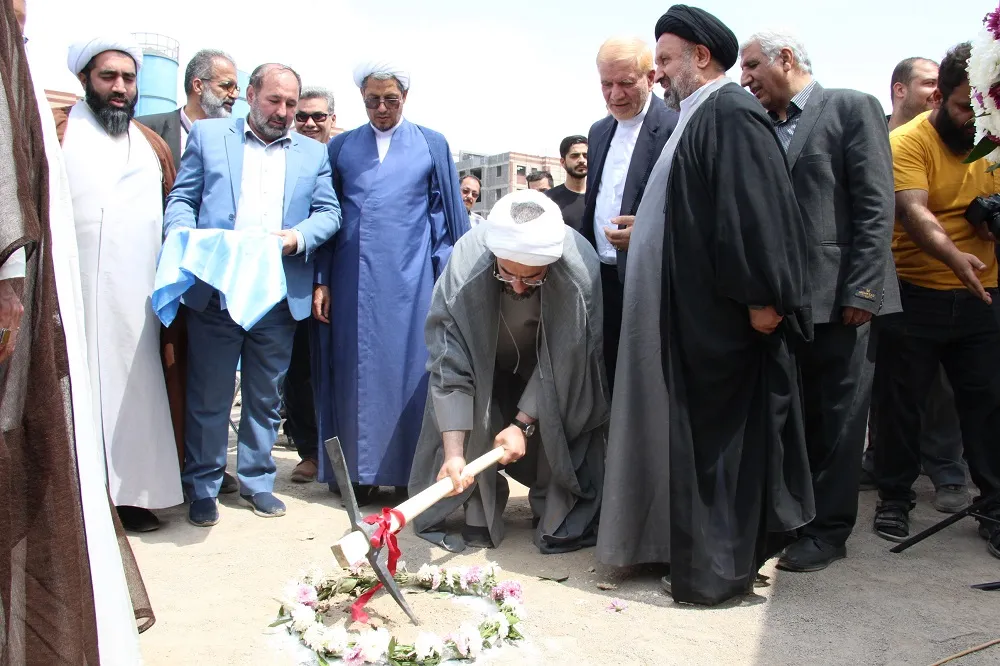 آیین کلنگ زنی اولین مسجد نهضت ملی مسکن قم برگزار شد