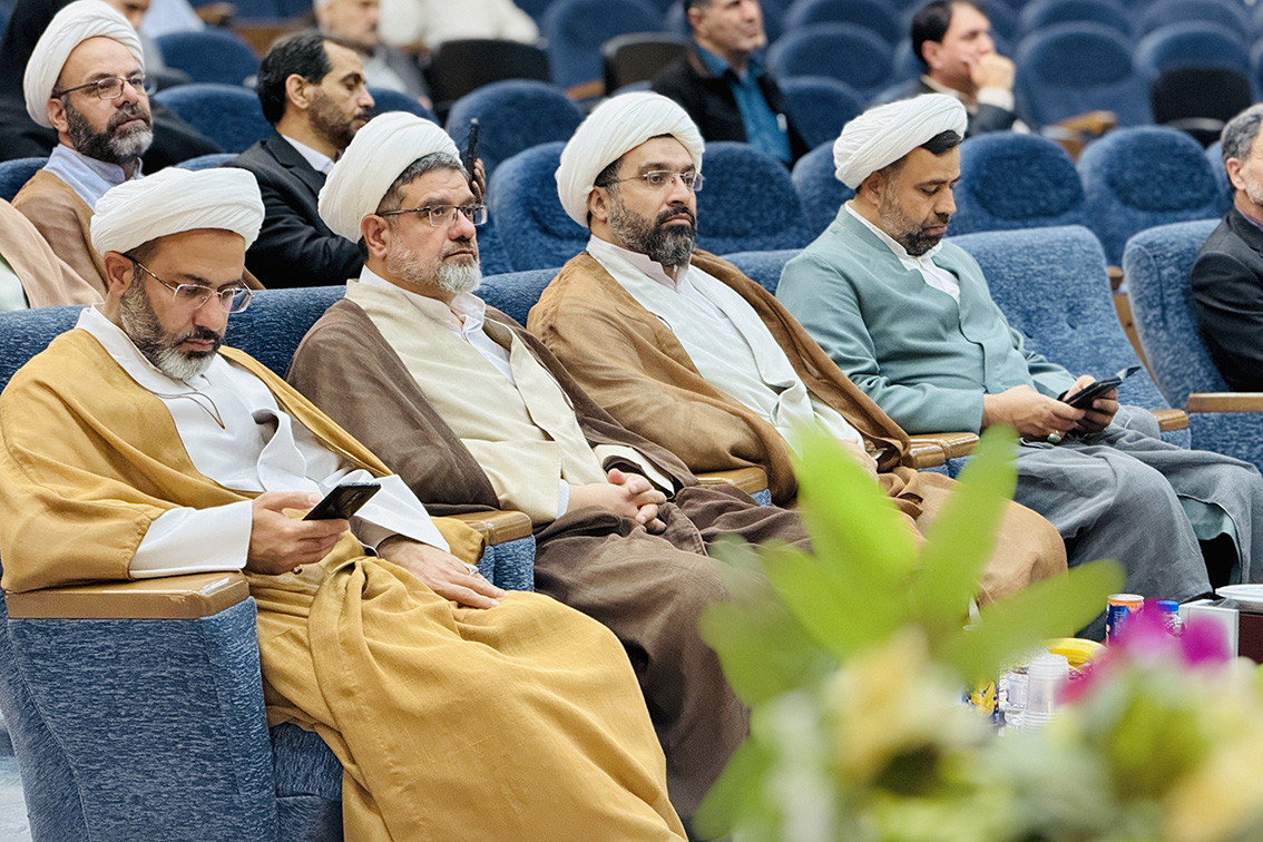 اولین گردهمایی دبیران اقامه نماز دستگاه های اجرایی و مراکز صنعتی استان اصفهان