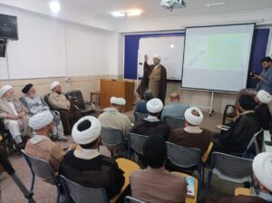 نشست صمیمی اساتید مرکز تخصصی نماز با استاد قرائتی در قم