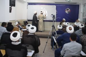 نشست صمیمی اساتید مرکز تخصصی نماز با استاد قرائتی در قم