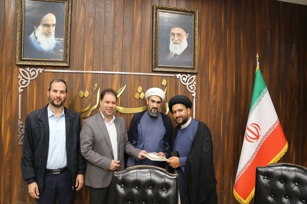 خادمان نماز دانشگاه لرستان تجلیل شدند