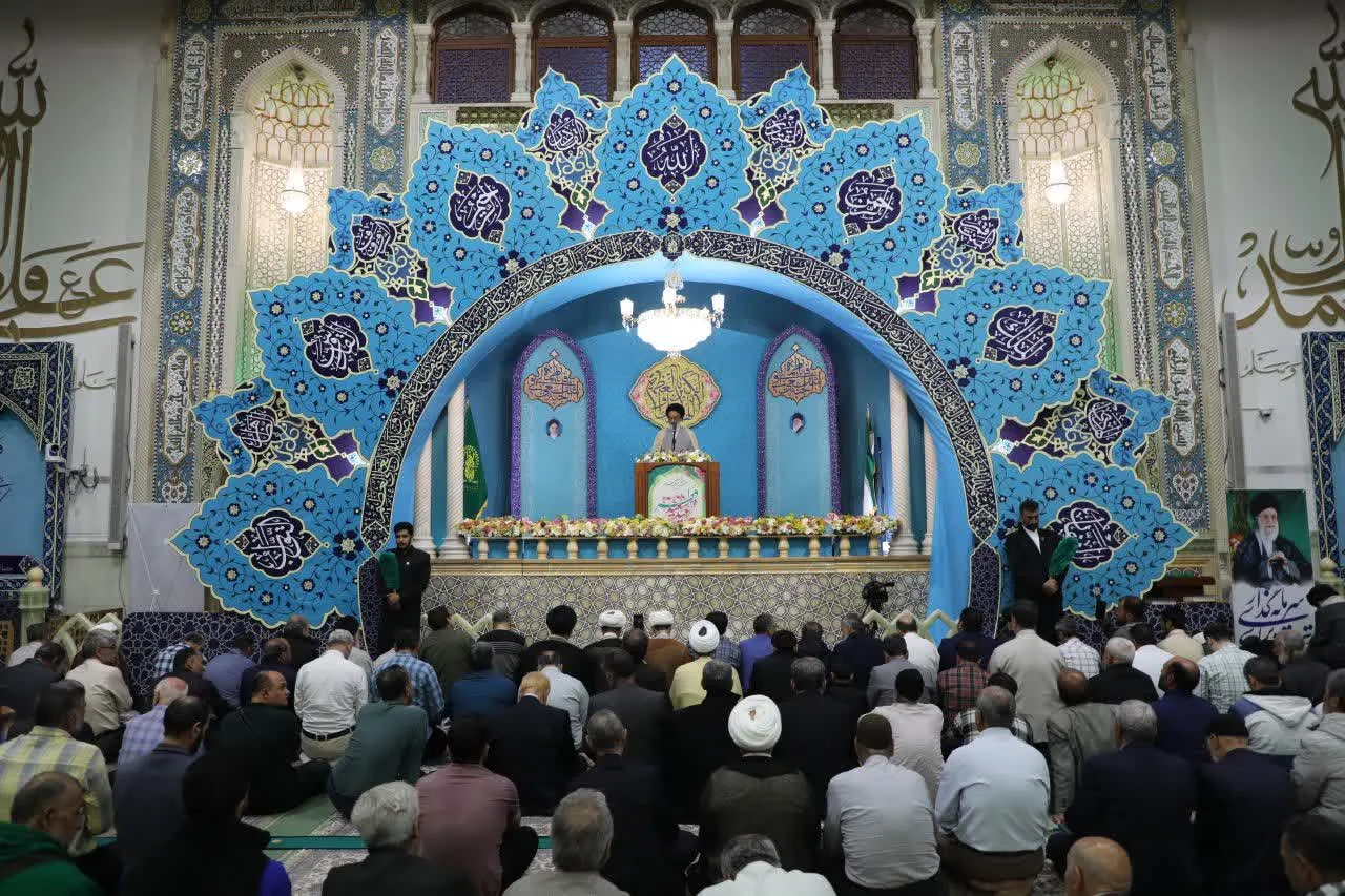 نماز عید سعید فطر در قم اقامه شد