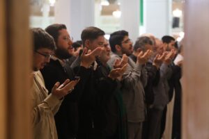 نماز عید سعید فطر در قم اقامه شد