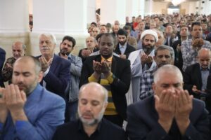 نماز عید سعید فطر در قم اقامه شد