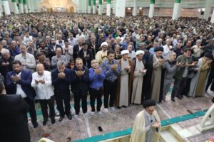نماز عید سعید فطر در قم اقامه شد