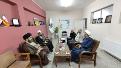 نماینده ولی فقیه در استان و امام جمعه زنجان در اولین روز کاری سال جدید از ستاد اقامه نماز استان زنجان بازدید کرد