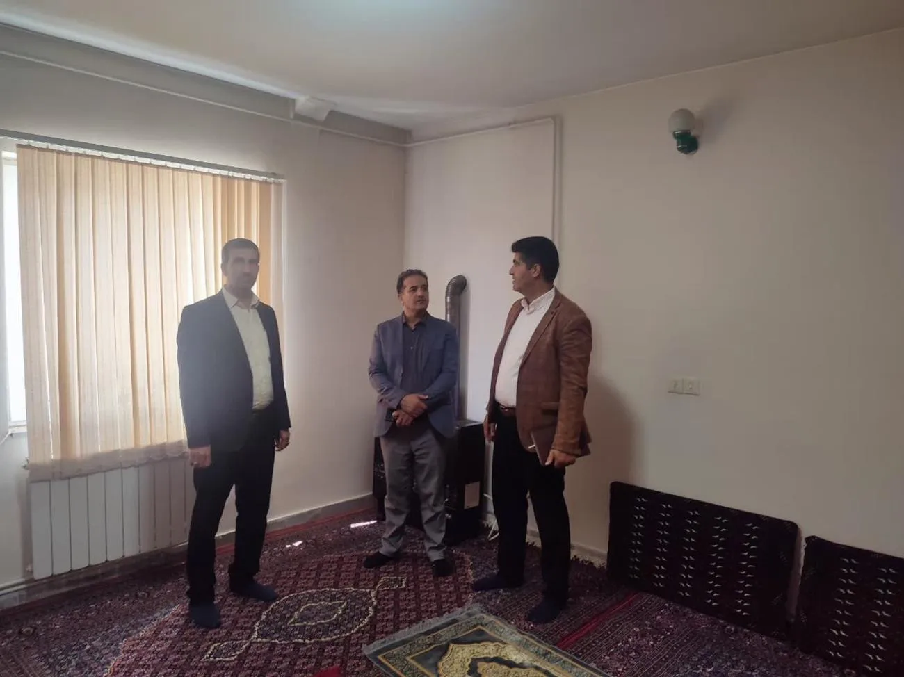 دبیر شورای اقامه نماز شهرستان دهگلان از نمازخانههای دستگاه های اجرایی بازدید کرد