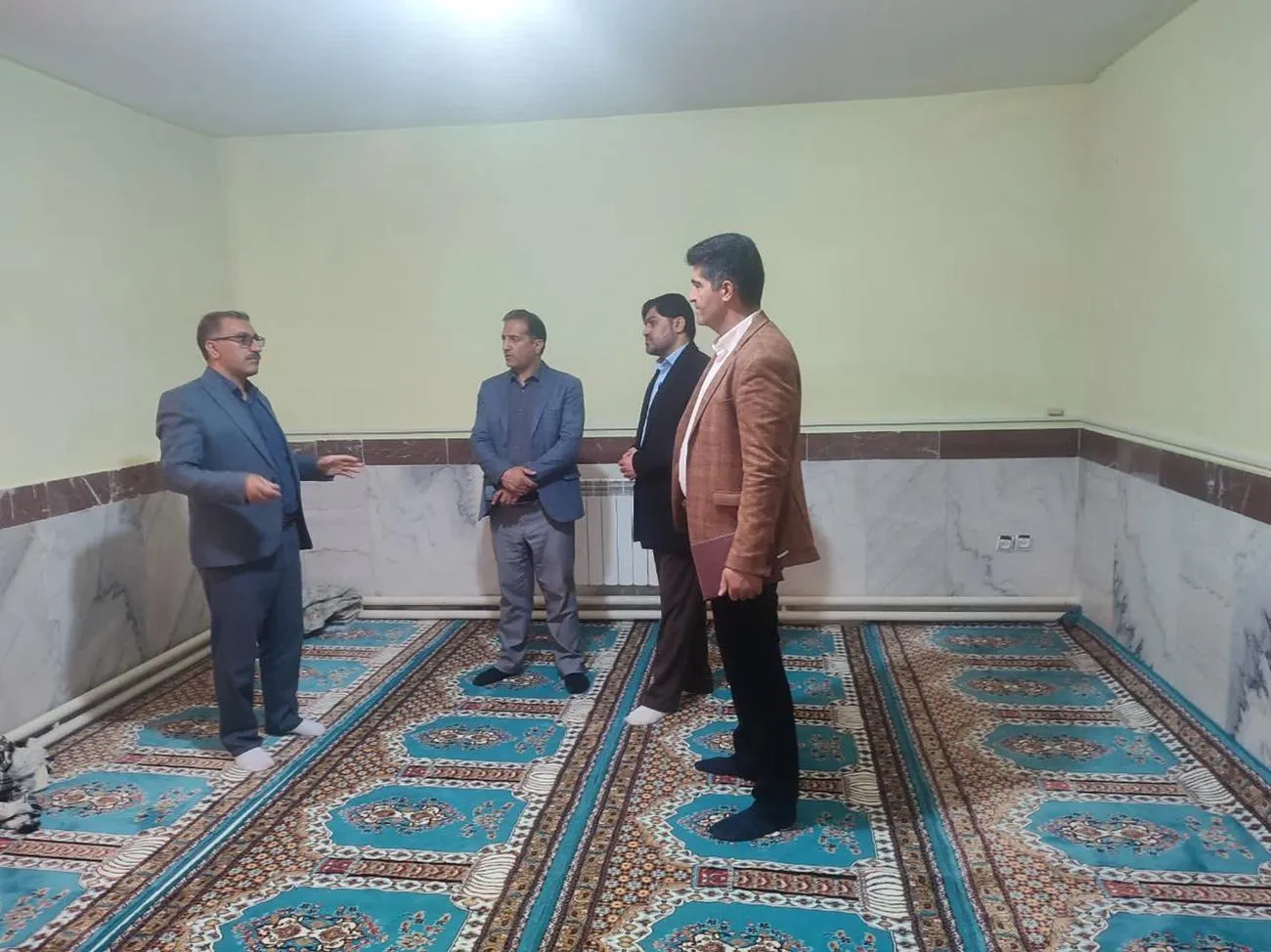 دبیر شورای اقامه نماز شهرستان دهگلان از نمازخانه‌های دستگاه های اجرایی بازدید کرد