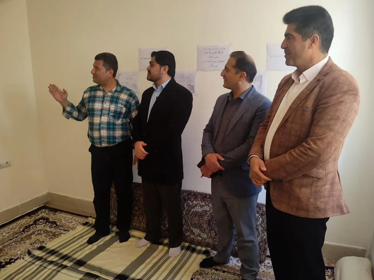 دبیر شورای اقامه نماز شهرستان دهگلان از نمازخانههای دستگاه های اجرایی بازدید کرد