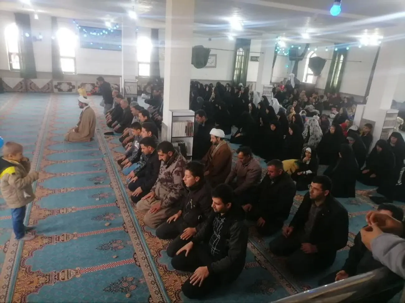اقامه نماز جماعت در بقاع متبرکه استان کردستان همزمان با نوروز و ماه مبارک رمضان