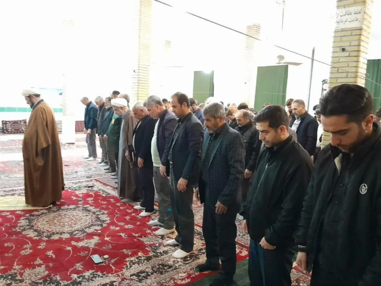 اقامه نماز جماعت در بقاع متبرکه استان کردستان همزمان با نوروز و ماه مبارک رمضان