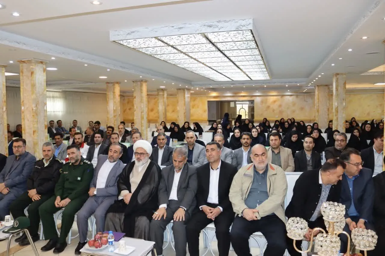 دوره آموزشی مدیران مدارس شهرستان میاندوآب با محوریت ترویج فرهنگ نماز در مدارس