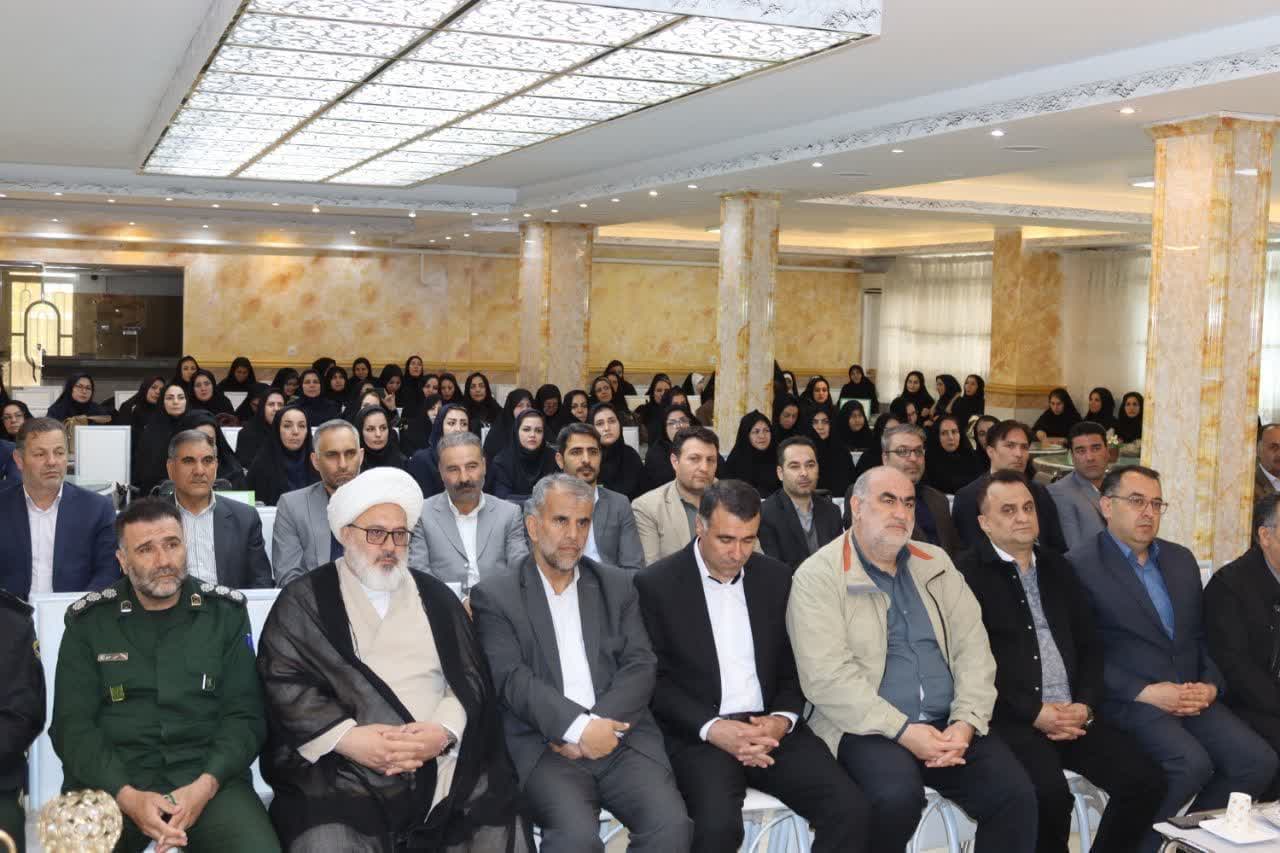 دوره آموزشی مدیران مدارس شهرستان میاندوآب با محوریت ترویج فرهنگ نماز در مدارس