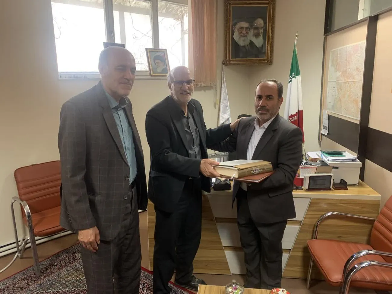 قدردانی ستاد اقامه نماز استان کردستان از مدیرکل سابق آموزش و پرورش استان