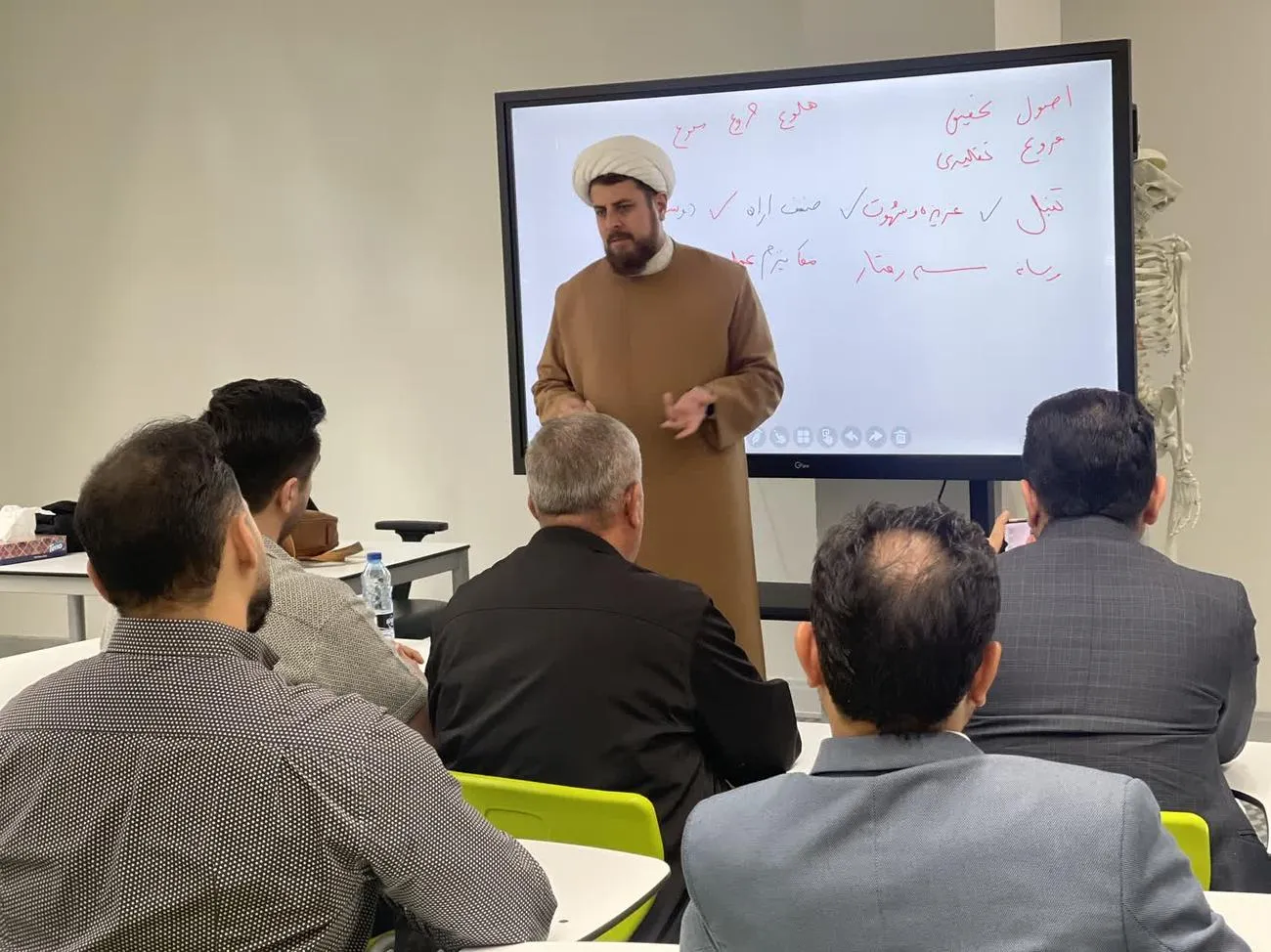 دوره توانمندسازی معلمان پایه هشتم پسران در شهرستان خوی برگزار شد