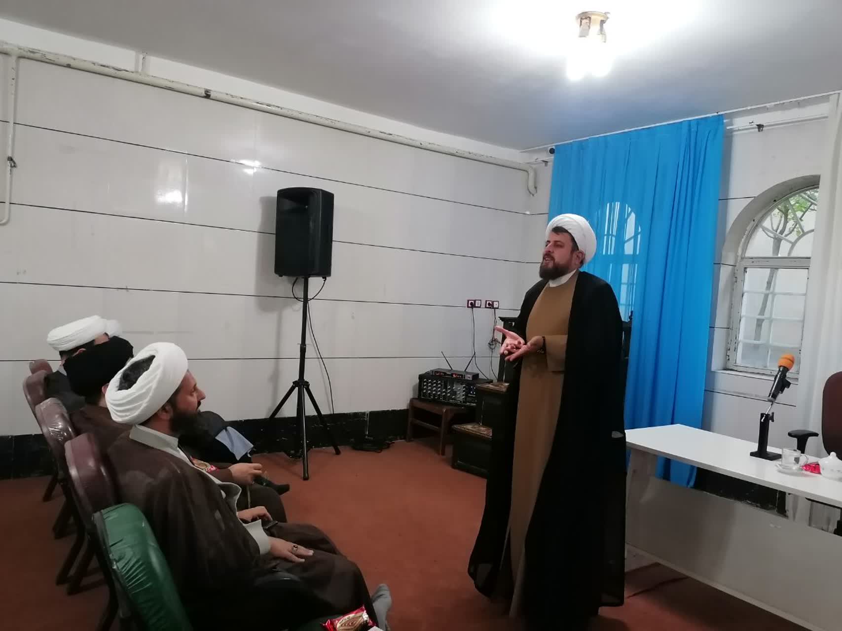 دوره توانمندسازی ائمه جماعات دستگاه های اجرایی شهرستان خوی برگزار شد