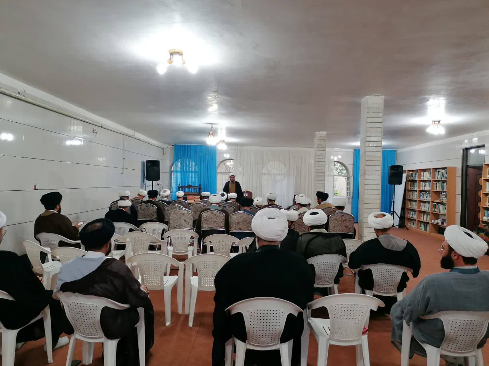 دوره توانمندسازی ائمه جماعات دستگاه های اجرایی شهرستان خوی برگزار شد