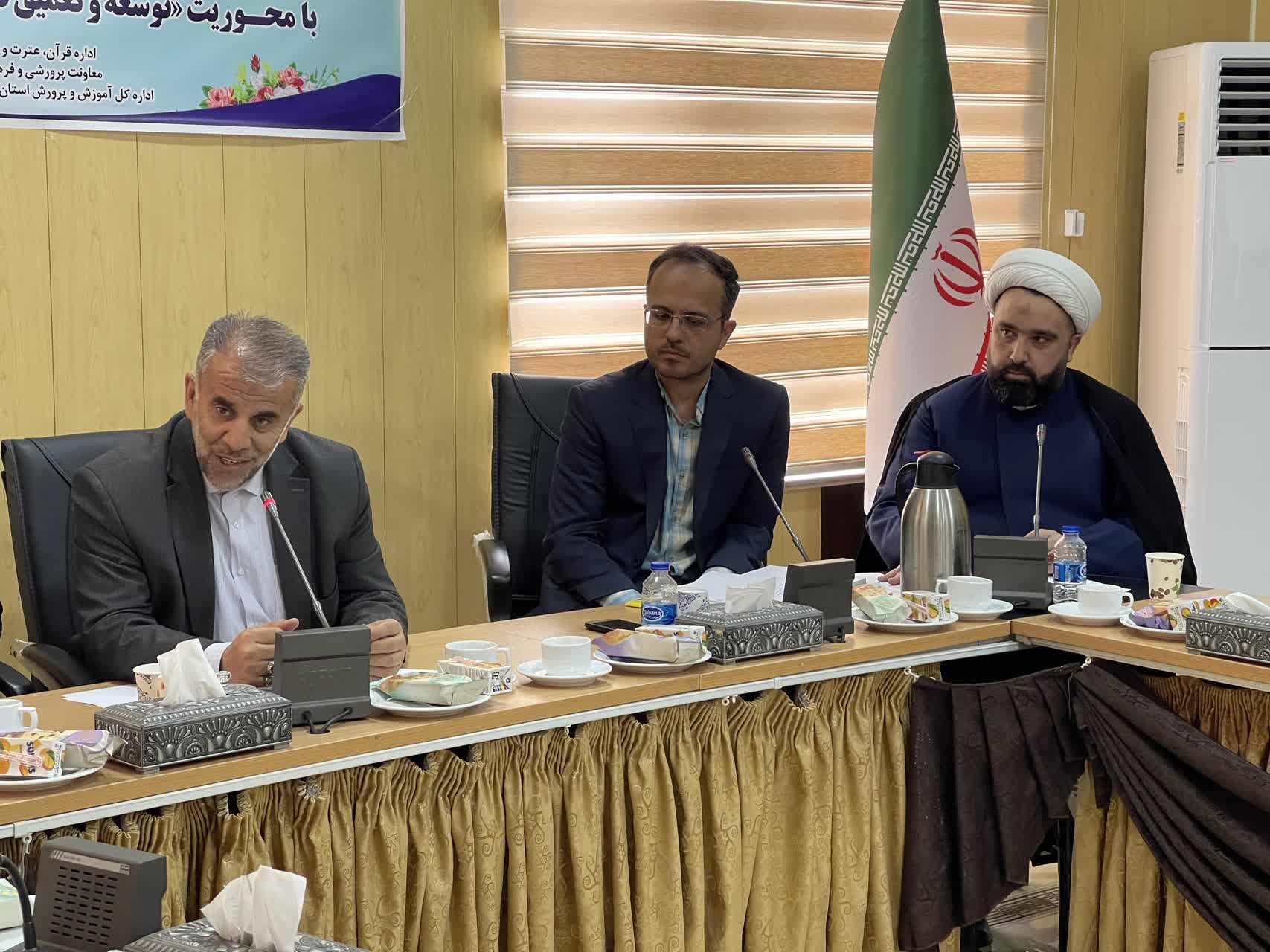 جلسه شورای اقامه نماز آموزش و پرورش آذربایجان غربی برگزار شد