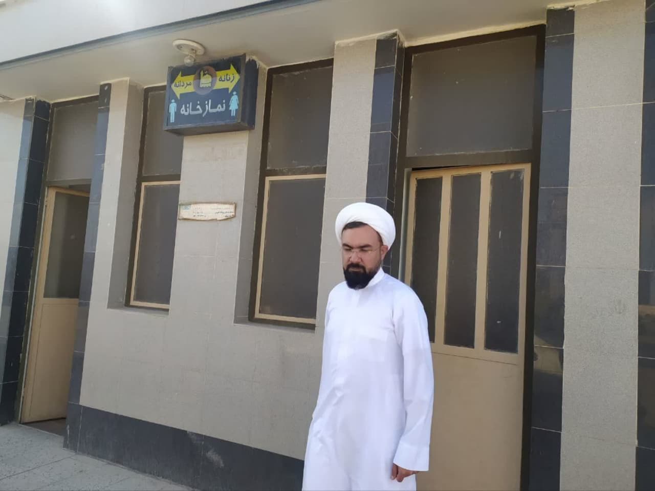 بازدید مدیر ستاد اقامه نماز از نمازخانه و اماکن مسافری جایگاه سوخت آهوان