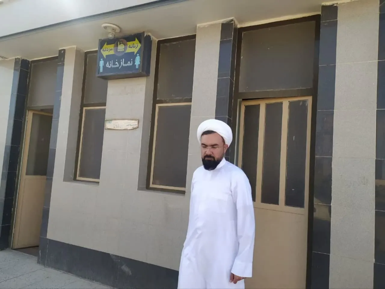 بازدید مدیر ستاد اقامه نماز از نمازخانه و اماکن مسافری جایگاه سوخت آهوان