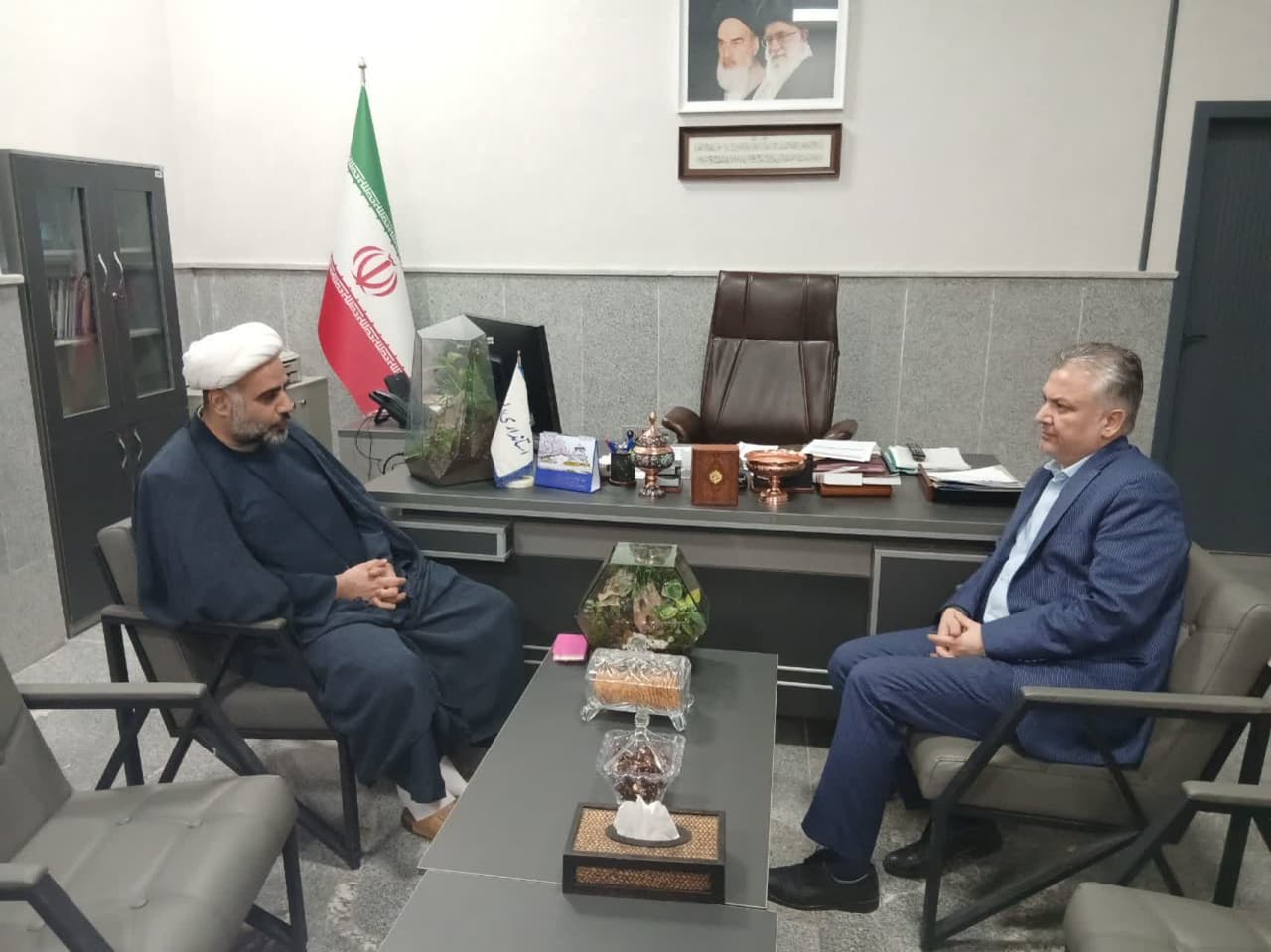 دیدار حجت الاسلام و المسلمین مرادی مدیر ستاد اقامه نماز استان البرز با معاون توسعه مدیریت و منابع انسانی استانداری روز یکشنبه مورخ هفدهم فروردین ماه، در ساختمان استانداری برگزار شد.