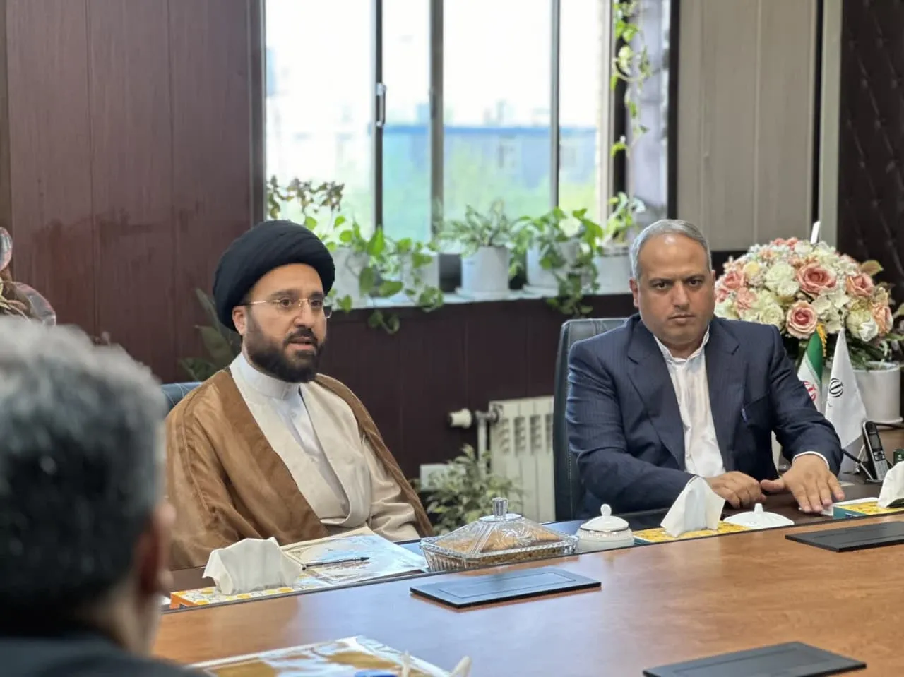 مدیر ستاد اقامه نماز استان تهران با مدیر کل آموزش و پرورش شهرستان های استان دیدار کرد