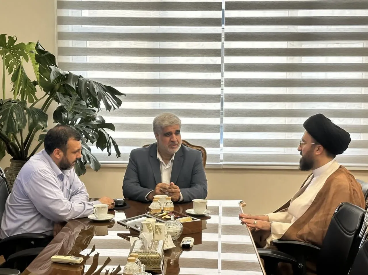 مدیر ستاد اقامه نماز استان تهران با مدیر عامل سازمان اتوبوسرانی استان