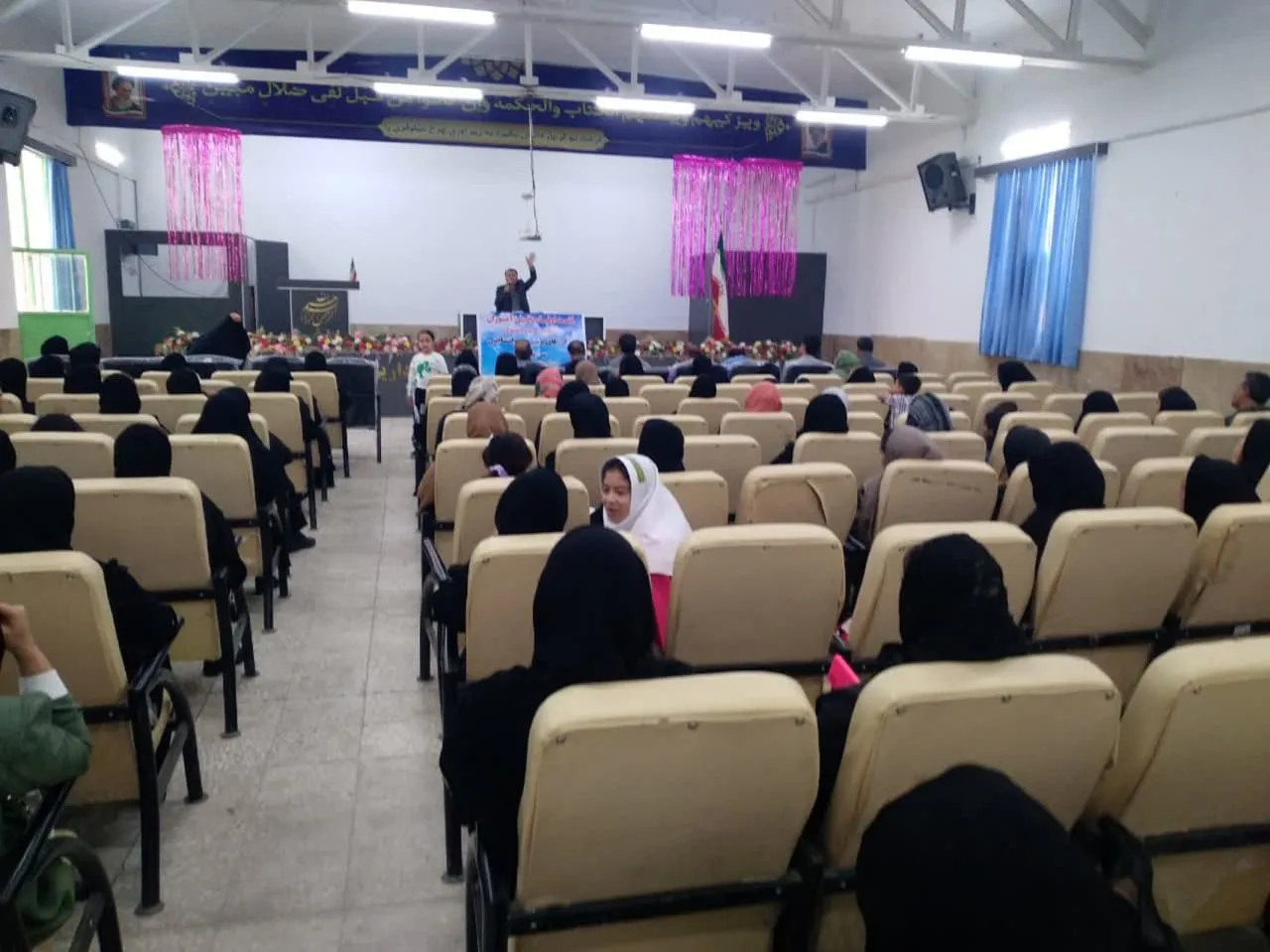 نشست اولیاء دانش آموزان دختر مکلف در شهرستان گیلانغرب برگزار شد-2