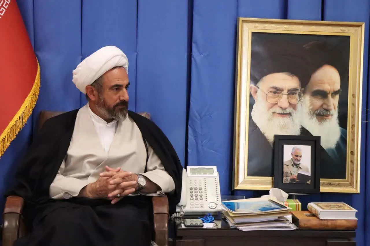 مدیر ستاد اقامه نماز با امام جمعه ایلام دیدار کرد
