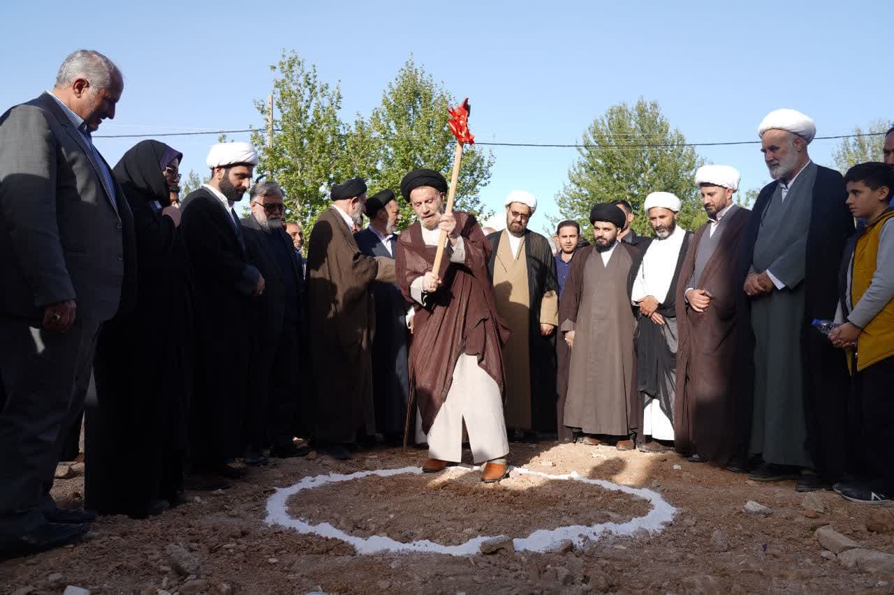 مراسم کلنگ زنی بازسازی مسجد حضرت جوادالائمه (ع)شهرستان خرم آباد برگزار شد