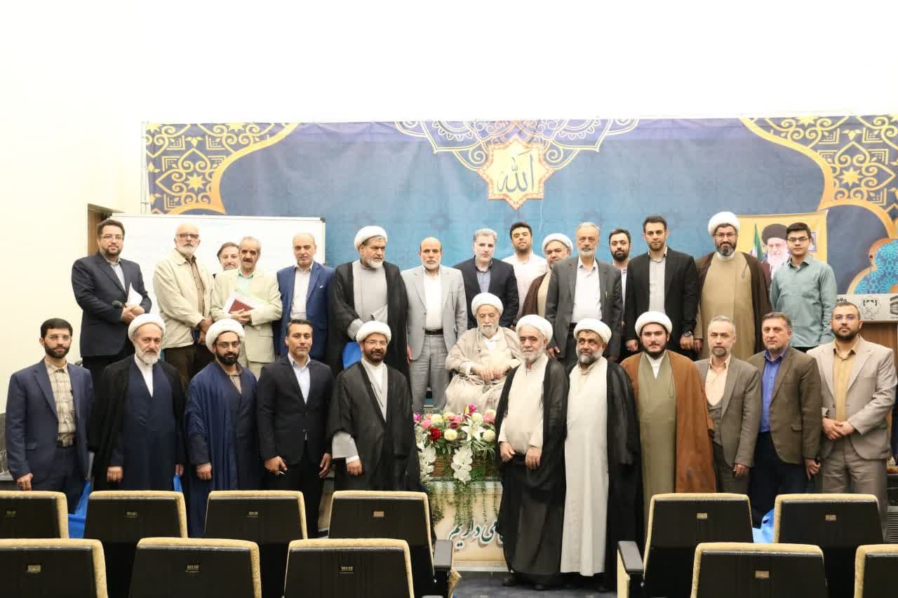 اولین گردهمایی دبیران شورای اقامه نماز دستگاههای اجرایی کشور برگزار شد