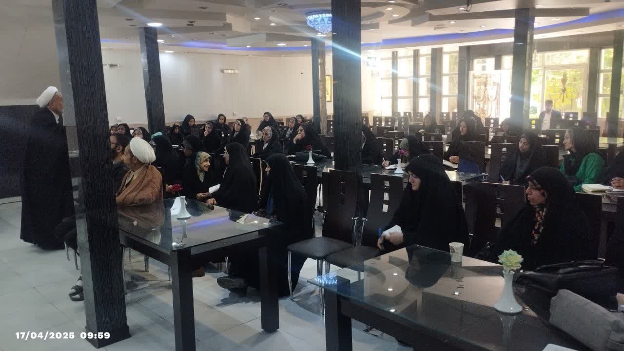 دوره آموزشی یاوران نماز استان اصفهان