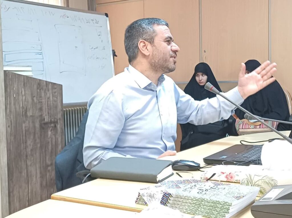 نشست تخصصی نماز ویژه دانشجویان در دانشگاه پیام نور شهرکرد برگزار شد