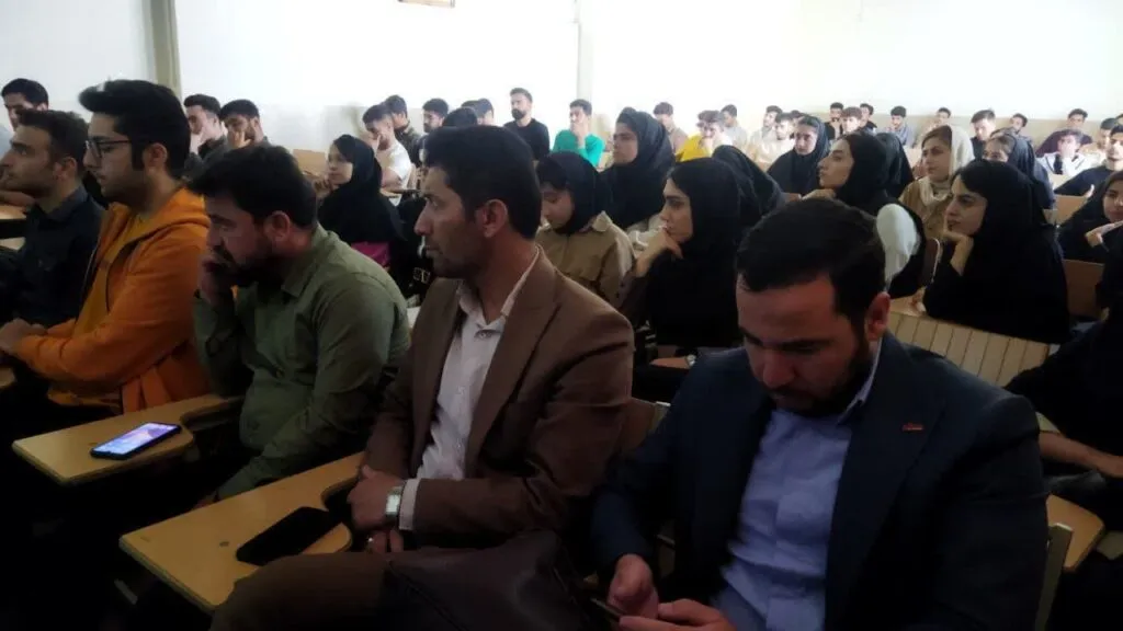 نشست تخصصی نماز ویژه گروههای موثر ورزش و جوانان شهرستان شهرکرد برگزار شد