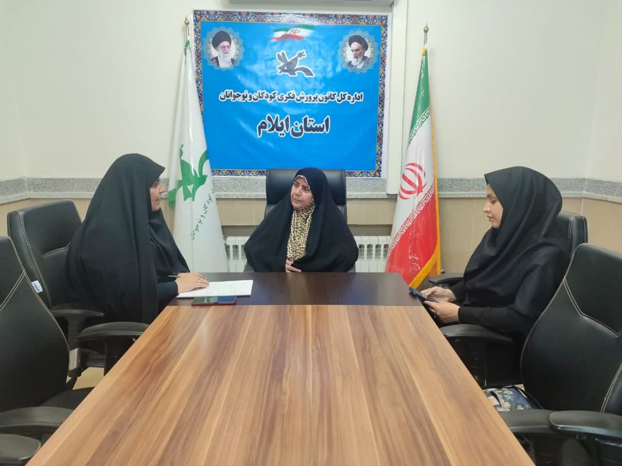 مشاور امور بانوان ستاد اقامه نماز با مدیرکل کانون پرورش فکری کودکان و نوجوانان استام ایلام دیدار کرد