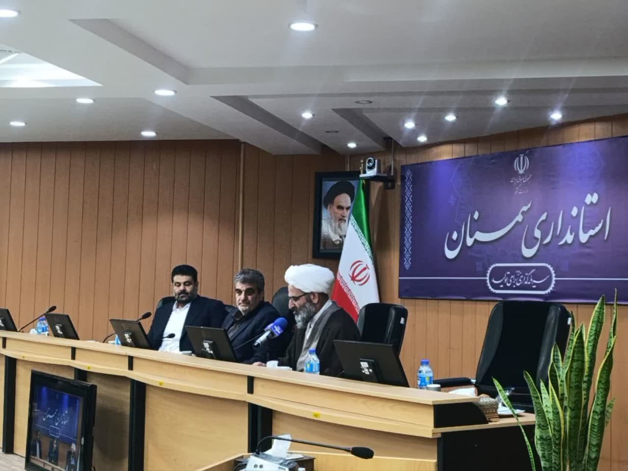 ولین جلسه شورای اداری با حضور استاندار، نماینده ولیفقیه و مدیران دستگاههای اجرایی استان سمنان برگزار شد
