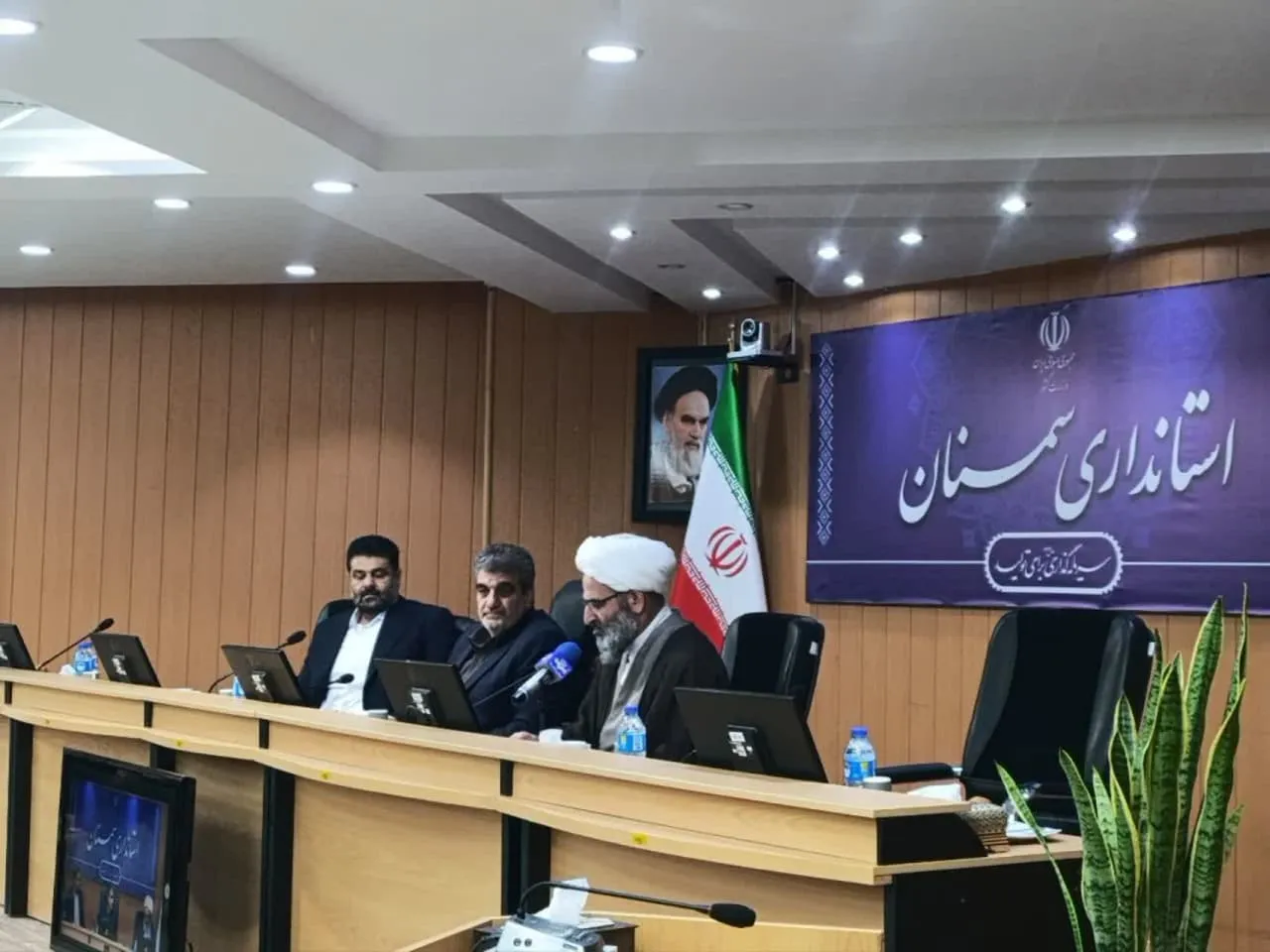 ولین جلسه شورای اداری با حضور استاندار، نماینده ولی‌فقیه و مدیران دستگاه‌های اجرایی استان سمنان برگزار شد