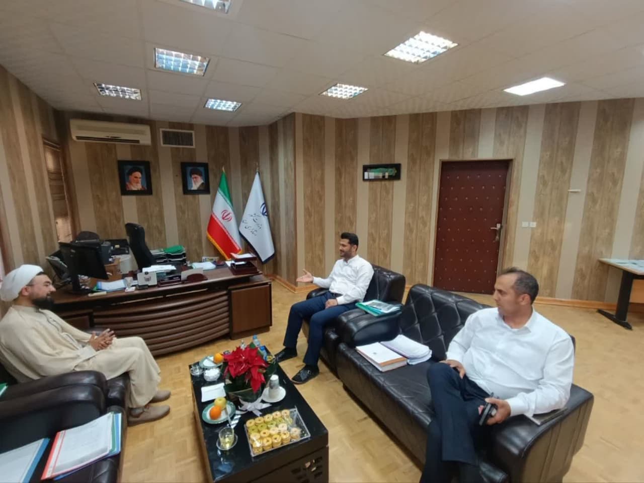 پیگیری دستورات استاندار در دیدار مدیر ستاد اقامه نماز با مدیرکل حوزه ریاست برگزار شد