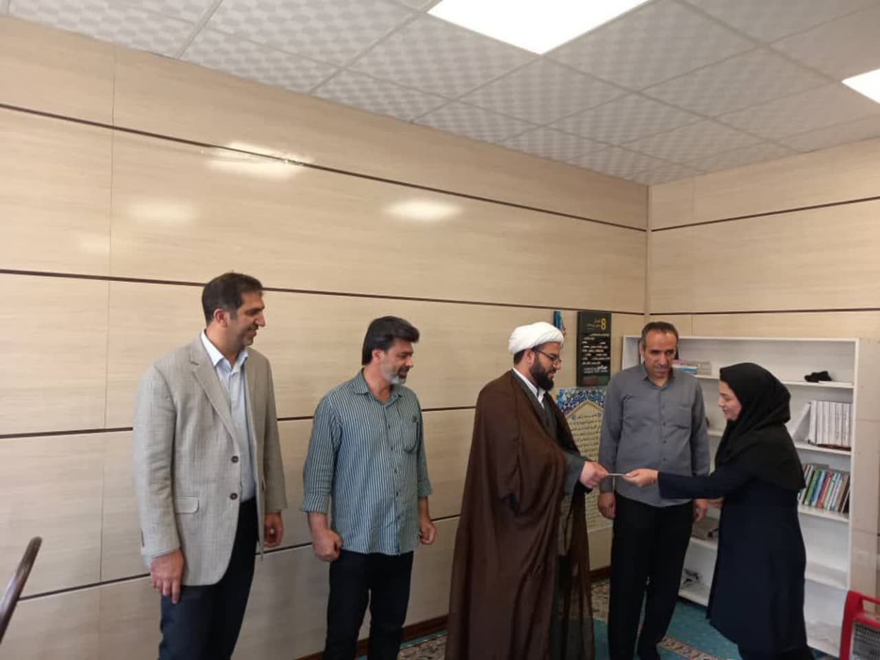 تجلیل از فعالان نماز اداره گاز استان لرستان