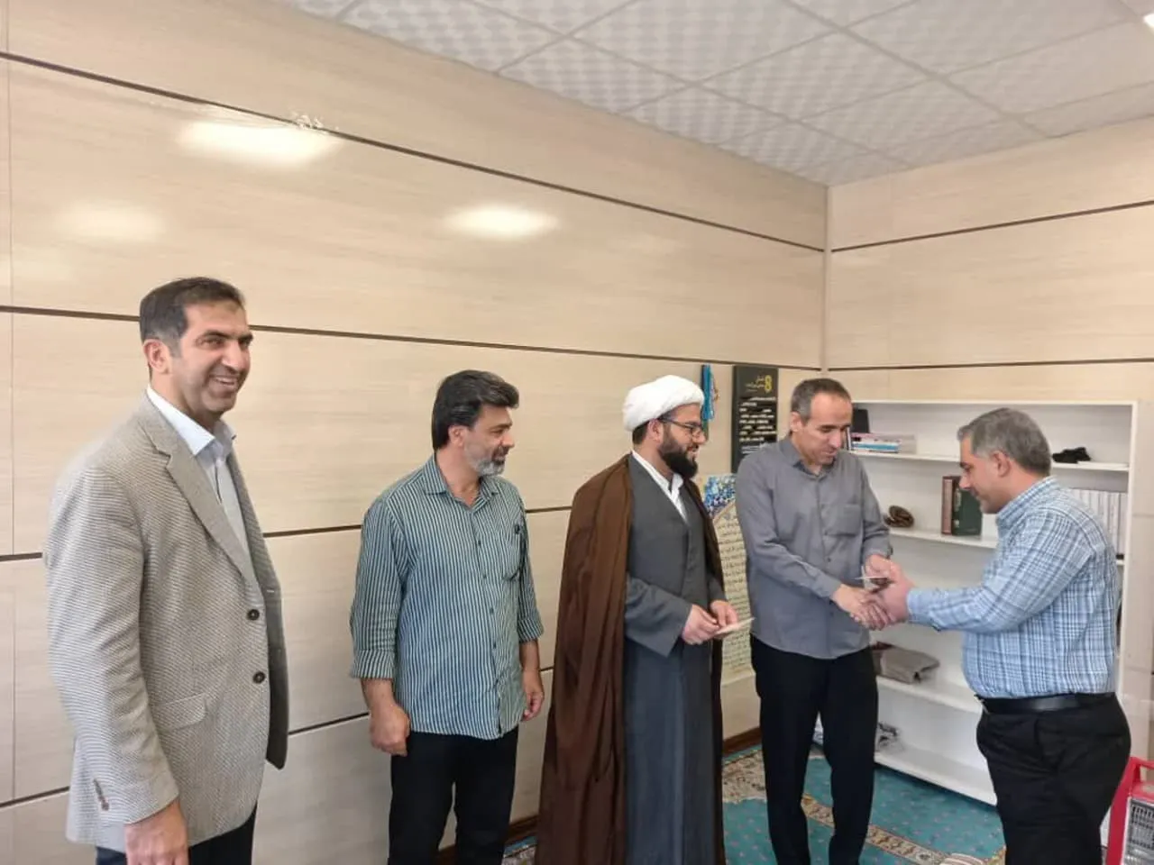 تجلیل از فعالان نماز اداره گاز استان لرستان